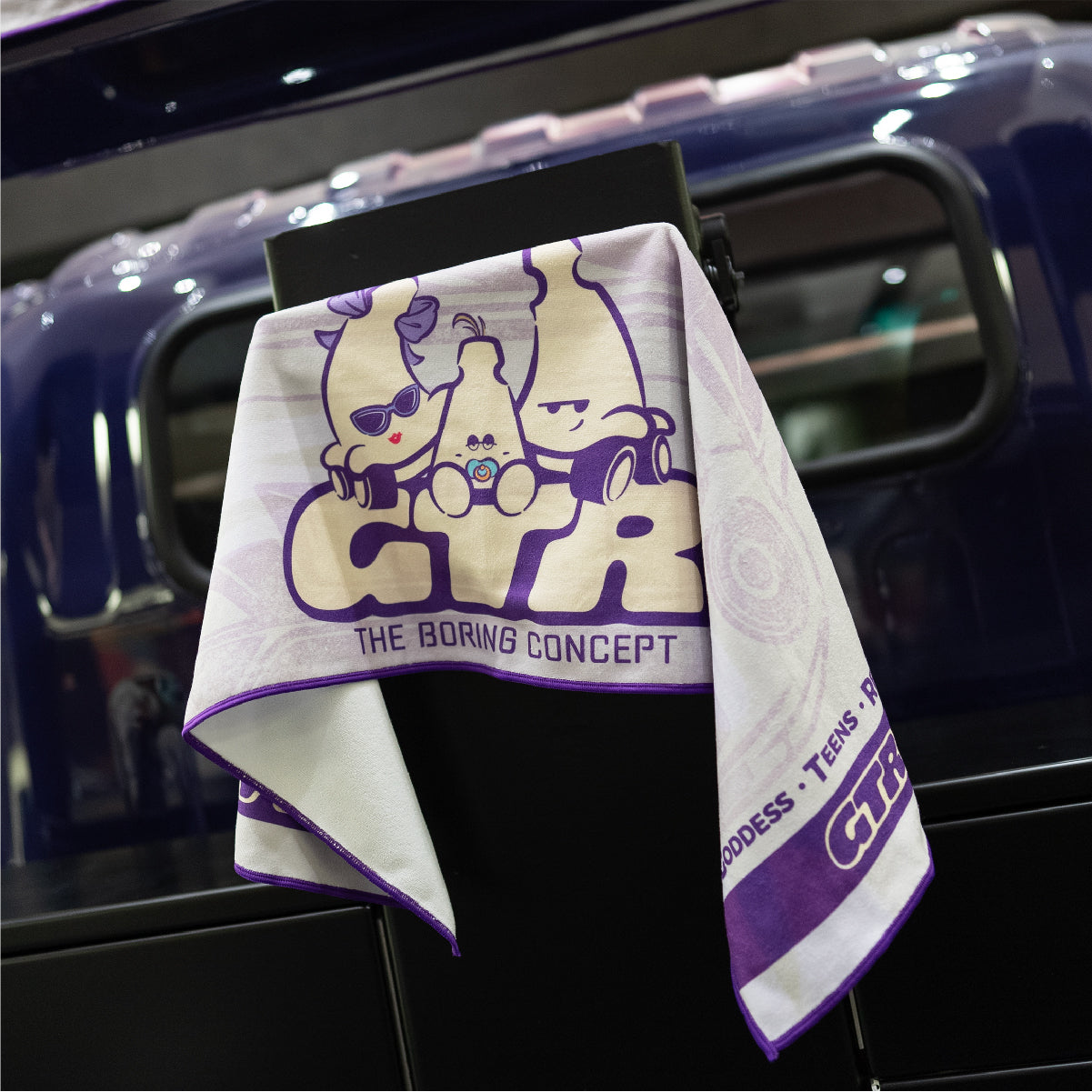 The boring GTR towel&uvsticker